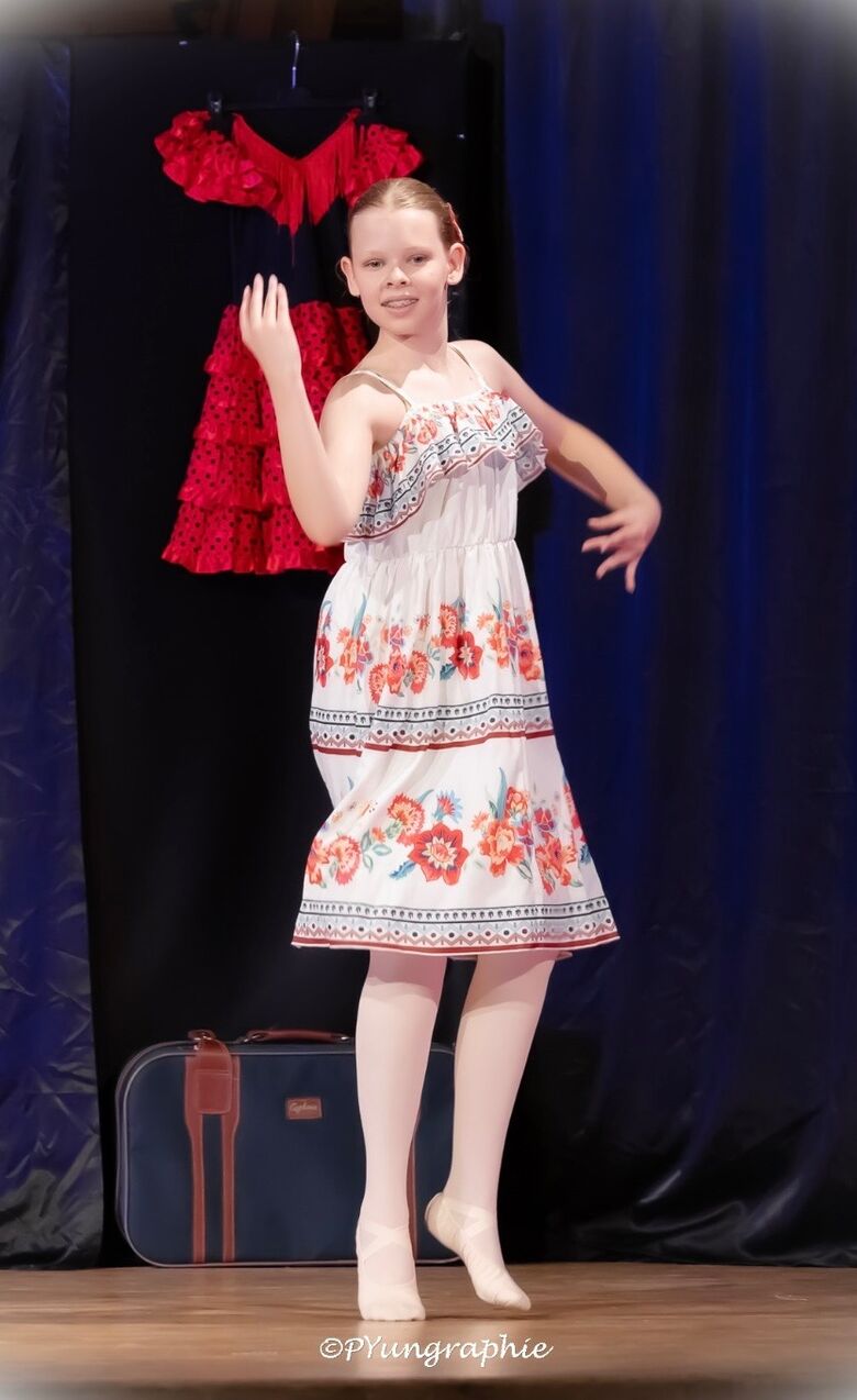 Jeune danseuse sur scène